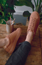 Load image into Gallery viewer, R-KIND VEGAN - MARS RUSTIC GRAINED TRAINER