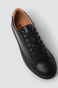 R-KIND VEGAN MERCURY BLACK TRAINER