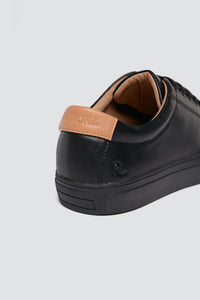 R-KIND VEGAN MERCURY BLACK TRAINER