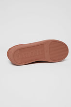 Load image into Gallery viewer, R-KIND VEGAN - MARS RUSTIC GRAINED TRAINER