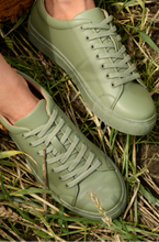 Load image into Gallery viewer, R-KIND VEGAN TITAN KHAKI TRAINER
